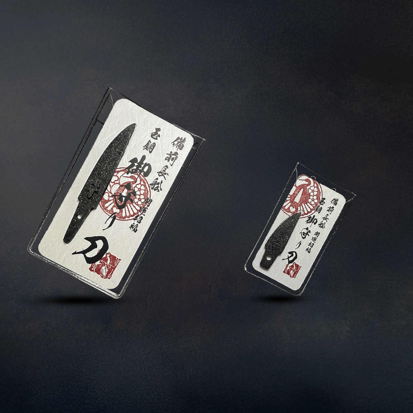 真・御守型ひとふり・カード版 備前長船「山鳥毛写し」特別ver. 小-wakizashi- 鐔付きアクセサリー仕様 蒼紺(そうこん・紺) - HITOFURI プロジェクト