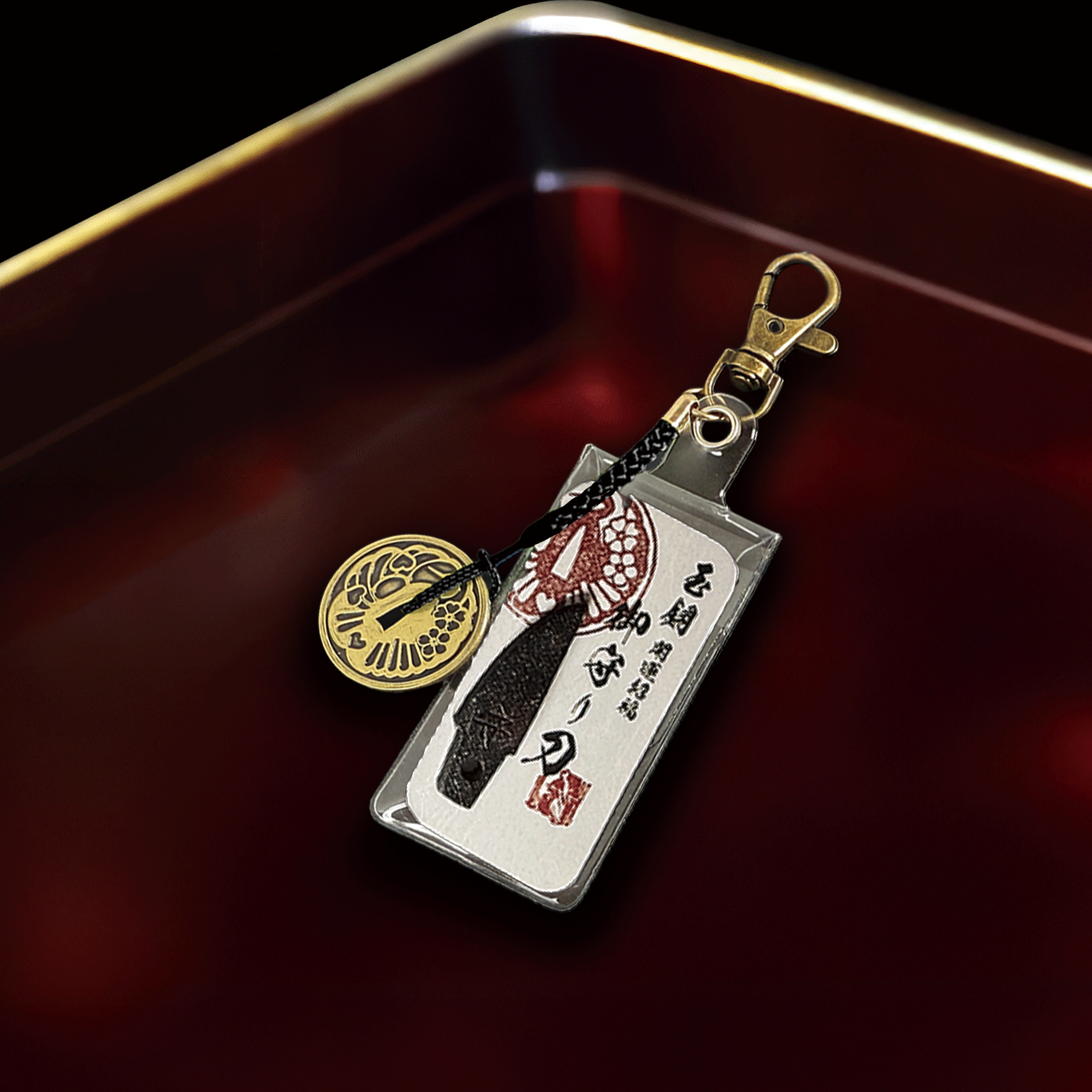真・御守型ひとふり・カード版1st 小-wakizashi- 鐔付きアクセサリー仕様 新月(しんげつ・黒) - HITOFURI プロジェクト