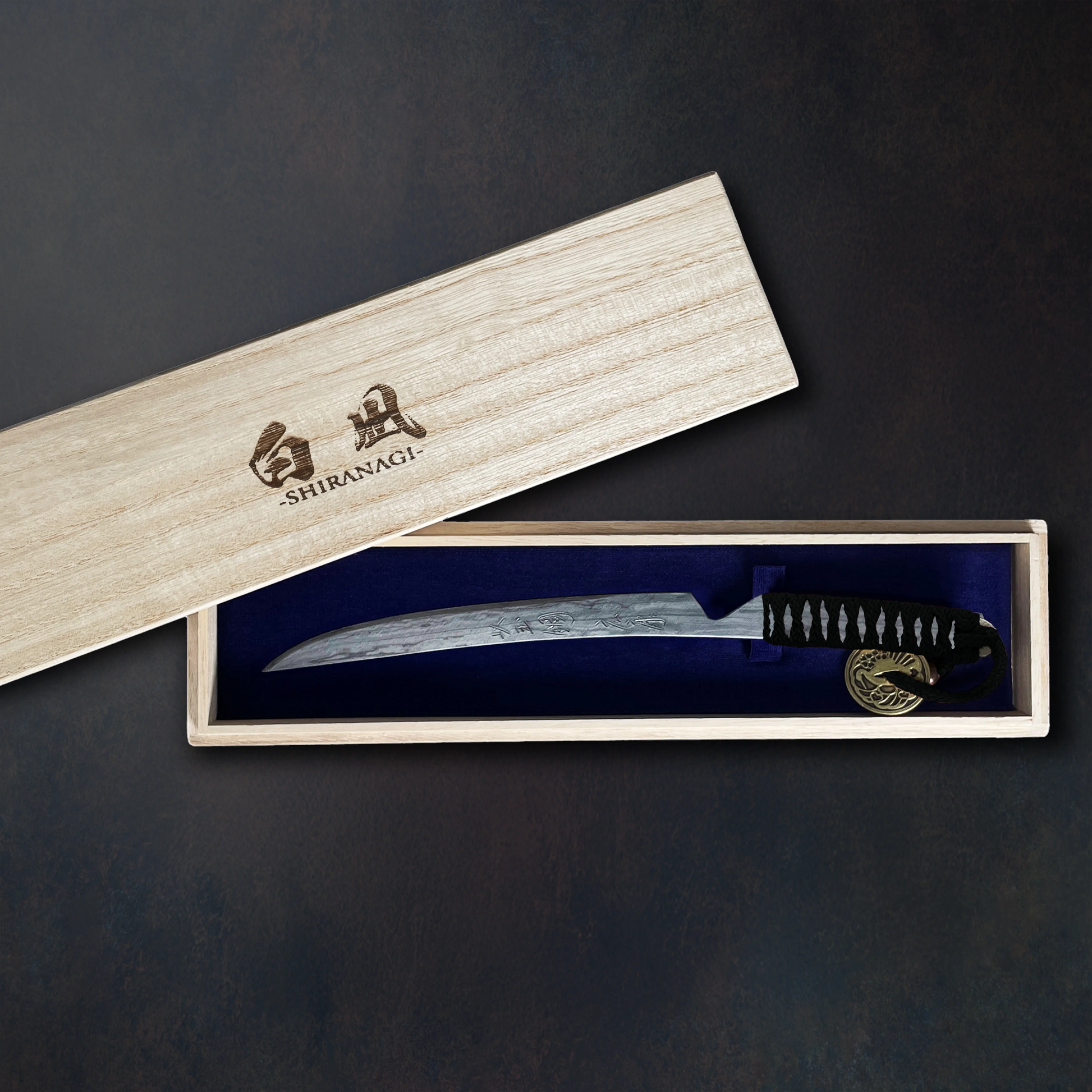 玉鋼製刀剣型ひとふり「白凪-SHIRANAGI-」｜新月（しんげつ・黒） - HITOFURI プロジェクト