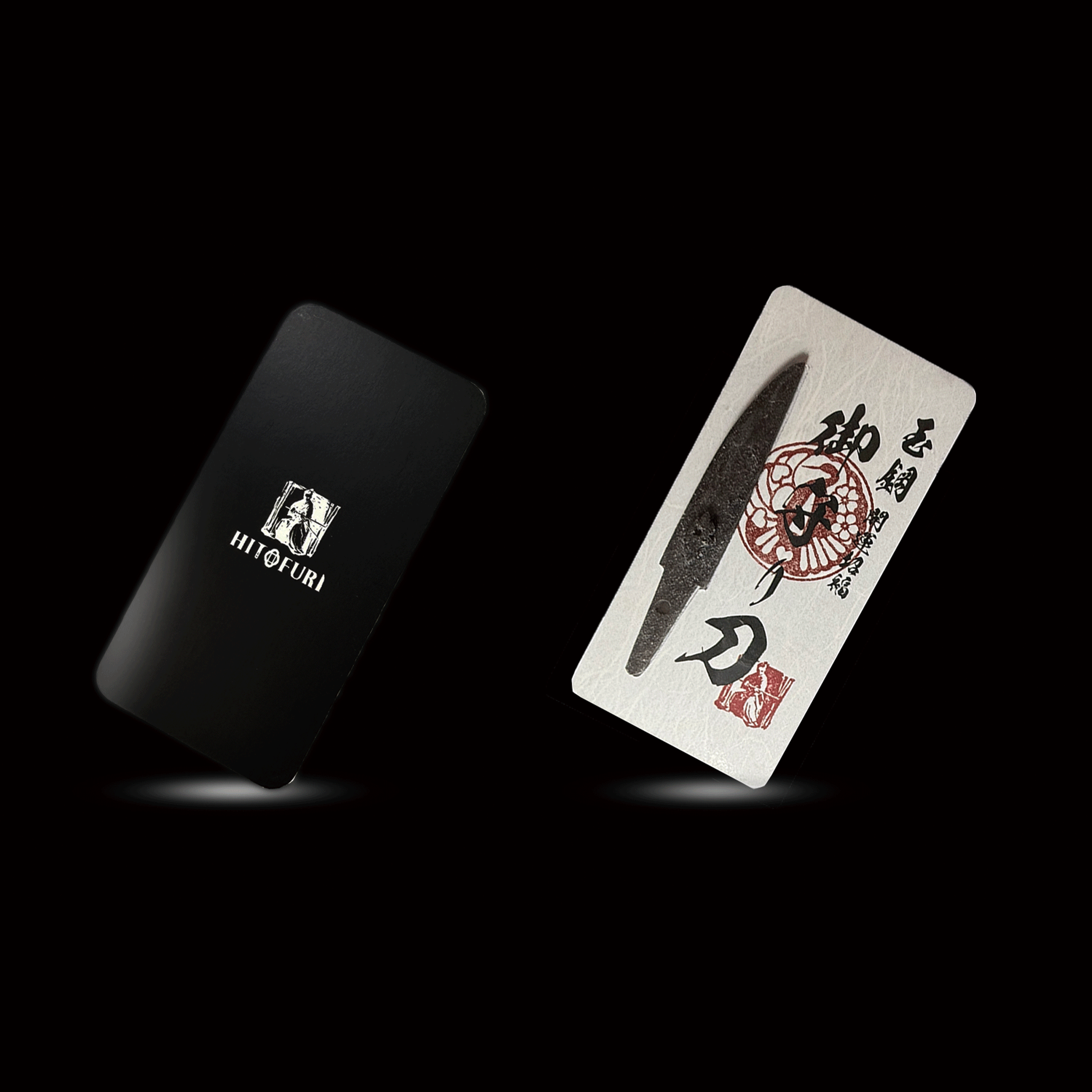 真・御守型ひとふり・カード版 1st 大-tachi- 鐔付きアクセサリー仕様 新月（しんげつ・黒） - HITOFURI プロジェクト
