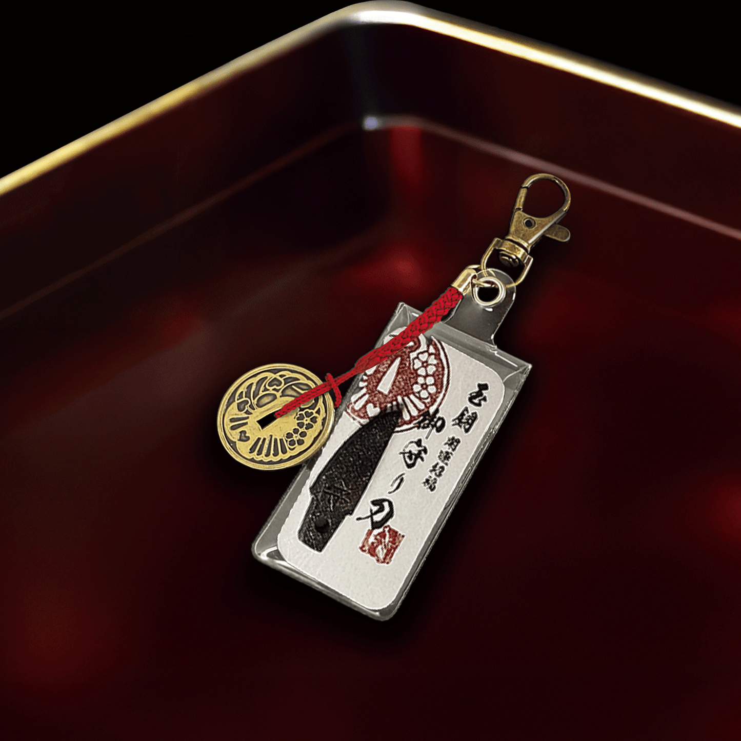 真・御守型ひとふり・カード版1st  小-wakizashi- 鐔付きアクセサリー仕様 緋色（あけいろ・赤） - HITOFURI プロジェクト