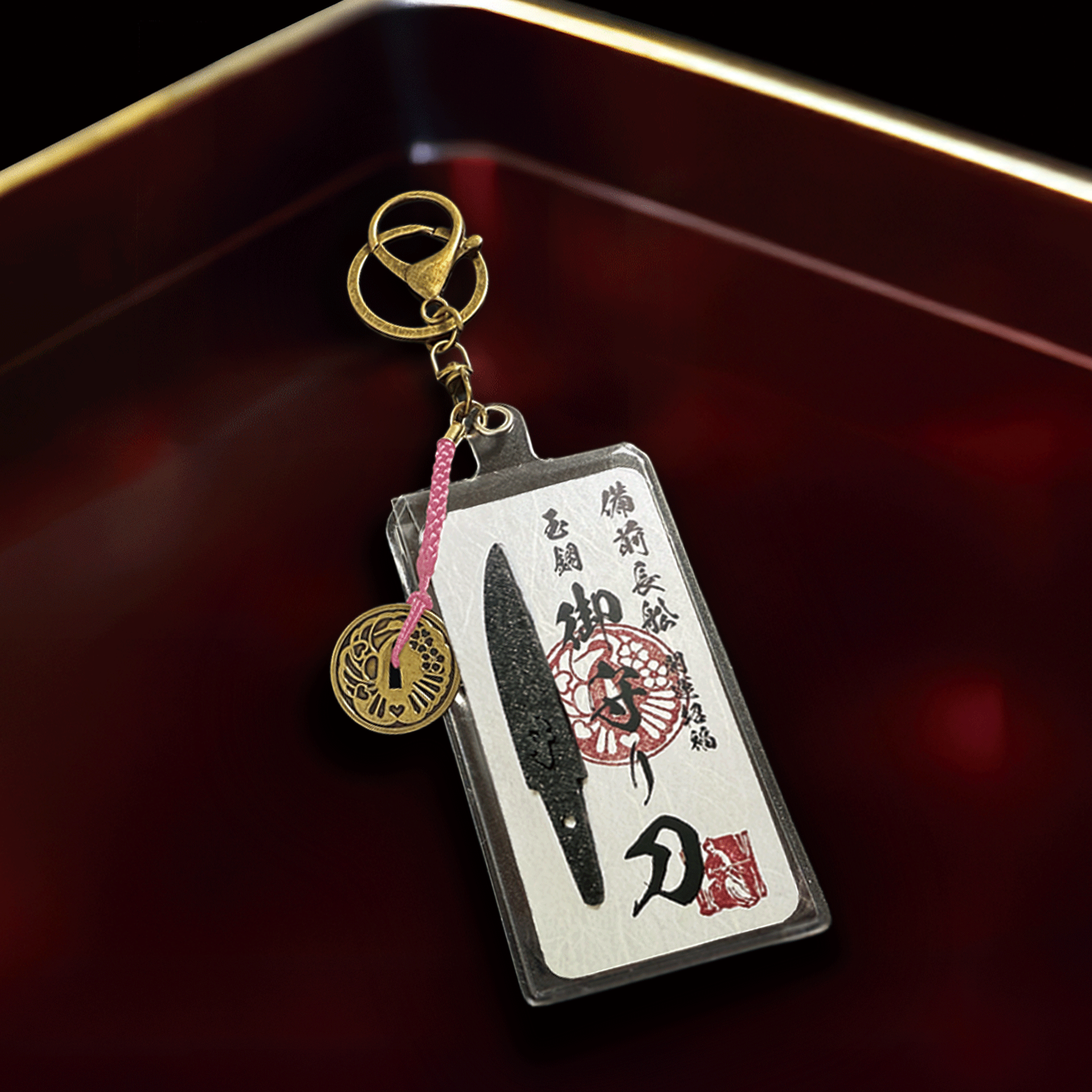 真・御守型ひとふり・カード版 備前長船「山鳥毛写し」特別ver.  大-tachi- 鐔付きアクセサリー仕様 桜奏（さくらかなで・ピンク） - HITOFURI プロジェクト