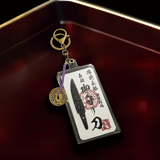 真・御守型ひとふり・カード版 備前長船「山鳥毛写し」特別ver.  大-tachi- 鐔付きアクセサリー仕様 藤枝垂（ふじしだれ・うす紫） - HITOFURI プロジェクト